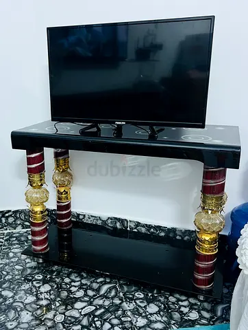 32-inch Nikai LED TV with free Decorative TV Stand - Good Condition