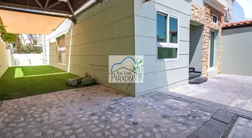 available semi independent private entrance 3 bedroom 1 master/pvt back yard/kitchen/Spacious Living/2 +2 Covered Parking available for rent inmirdif
