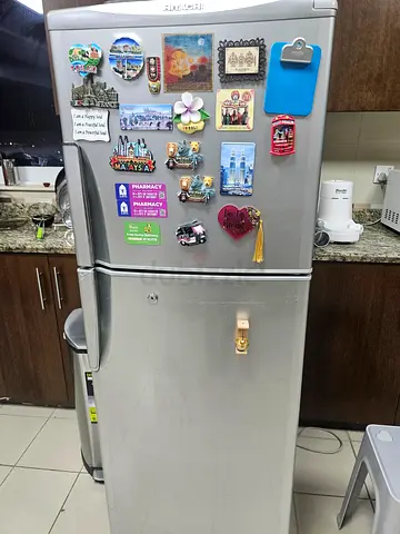 Hitachi 2 door fridge working in perfect condition 265 litres.reason for selling need a bigger one.