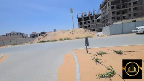 Two adjacent plots of land with the possibility of obtaining a permit to sell apartments with free