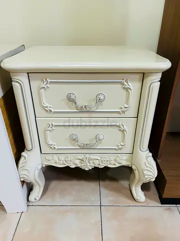 Bed Side Table in Excellent Condition