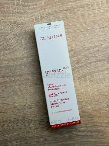 Clarins UV Plus Anti-Pollution with rose tone (60ml)  – 200 AED

Unused, not opened
