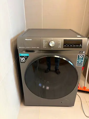 Hisense front-load washing machine - 10 kg, good condition
