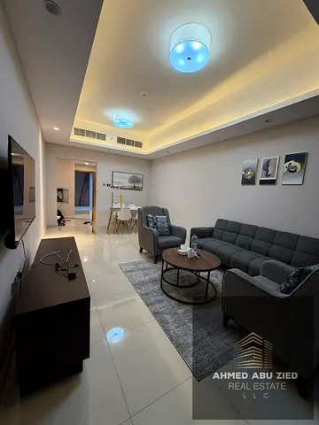 Luxury fully furnished apartment: open views, elegant finishes, master bedroom, 2 baths, balcony, closed kitchen, free parking, gym, pool & garden