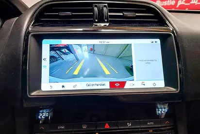 2019 Jaguar F-PACE photo 13