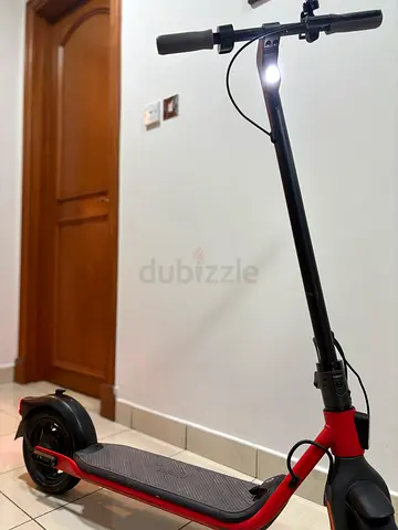 The Segway Ninebot KickScooter D28E is a foldable electric scooter designed for daily commuting