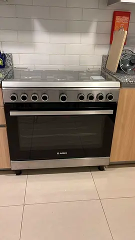 Bosch 5 burner full gas cooker same like new condition