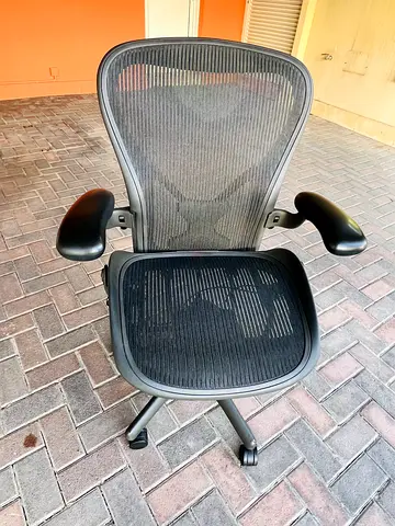 Selling Aeron chair Herman Miller model C