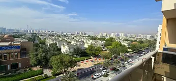 Big Layout | Mid Floor | Vacant | Closed kitchen