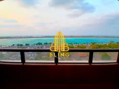 Splendid 3BHK With Balcony &amp; Sea View