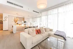 Vacant Now | Corner Unit | Bright