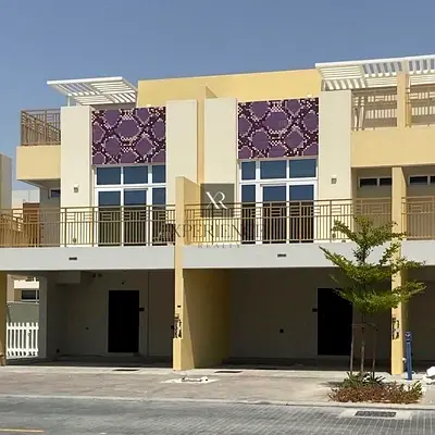 CORNER UNIT | SPACIOUS LAYOUT | READY TO MOVE IN