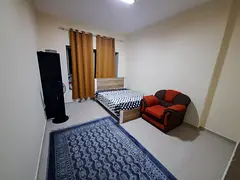 Room available for working women, Sharjah Al Nahda, 1700 AED per month. Close to Dubai RTA Bustop.