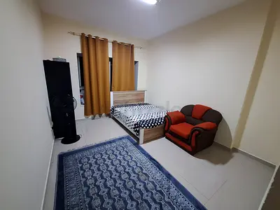 Room available for working women, Sharjah Al Nahda, 1700 AED per month. Close to Dubai RTA Bustop.