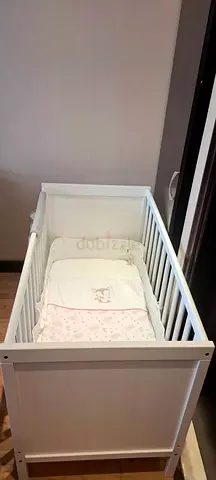 White Wooden Baby Cot / Crib in Good Condition