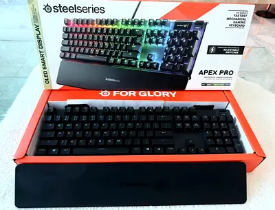 SteelSeries Apex Pro Mechanical Gaming Keyboard - OmniPoint + OLED - Box  Wrist Rest