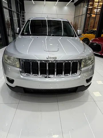 Jeep Grand Cherokee Laredo 2012,  with service history