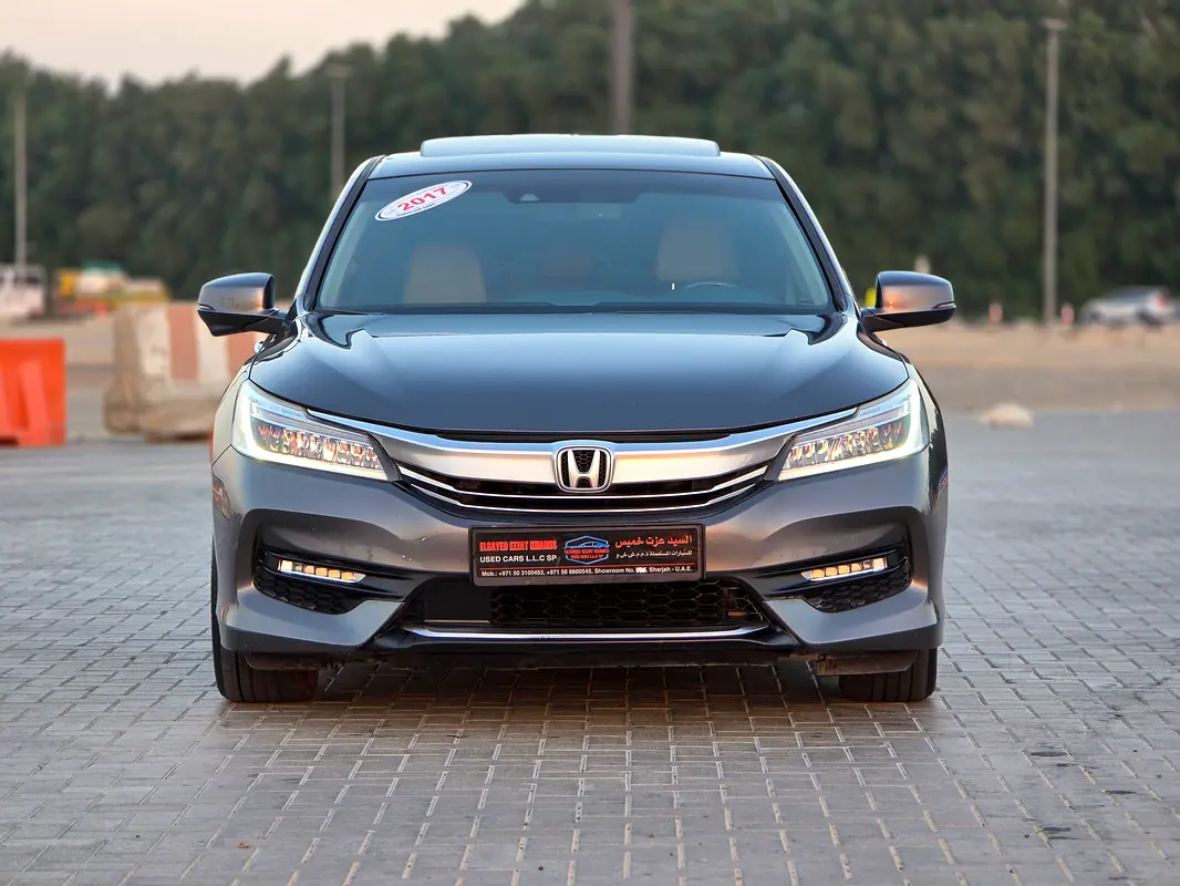 Honda Accord 2017 — photo 1 of 20