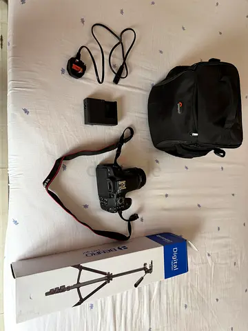 Canon DSLR EOS 800D, With Tripod, Charger and Carry Bag - Good Working Condition