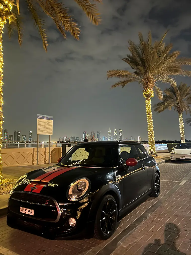 MINI Cooper 2018 — photo 1 of 8