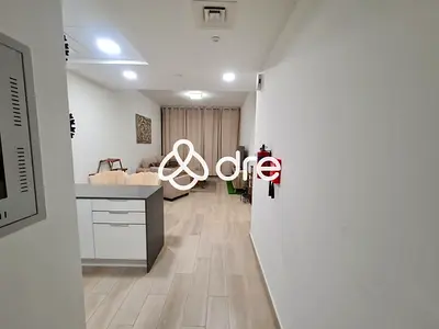Vacant I Prime Location I Near Park