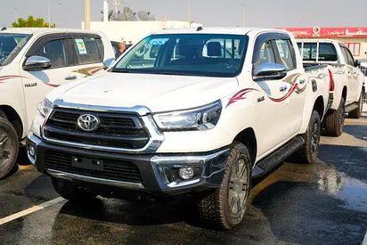 Toyota Hilux Double Cab GLXS 2.7 2026 - GCC Specs