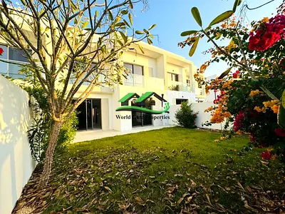 Single Row 3BR Villa Street View With Landscap Vacant Now