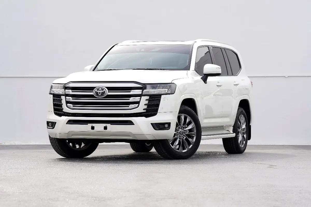 Toyota Land Cruiser 2022 — photo 1 of 16