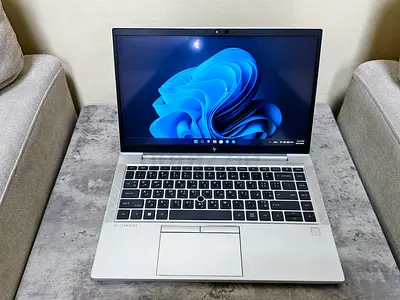 HP Elitebook 845 G7/Touchscreen/Ryzen 7/16GB RAM/512GB SSD with laptop bag