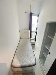 Cozy partiton with window - steps away from Metro
