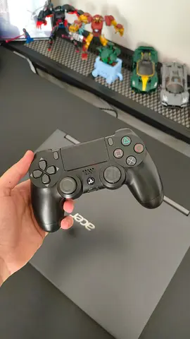 PS4 Controller