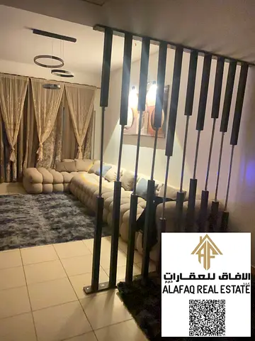 شقة فاخرة للبيع في أبراج عجمان وان 3 غرف وإطلالة بحر وحديقة مساحة كبيرة وفرش شامل بسعر 890 ألف فرصة استثمار مميزة
