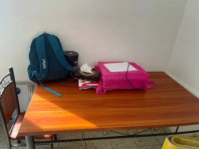 Table for Sale with 6 chairs