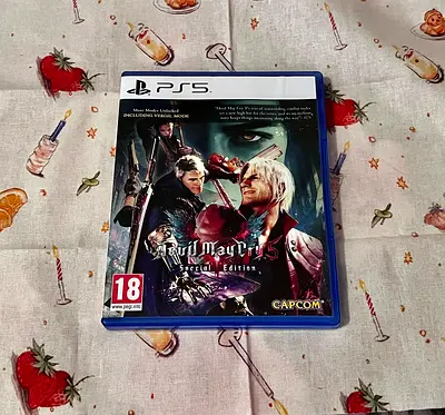 Devil May Cry 5 Special Edition (PS5) - Complete Case