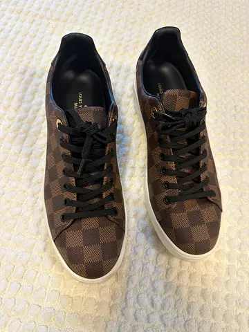 Louis Vuitton Frontrow sneaker size 41