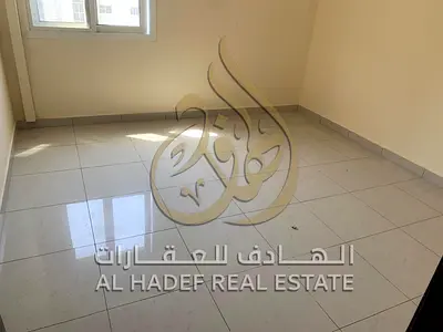شقة غرفة وصالة في النباعة، تكييف سبليت، غاز مركزي، مطبخ واسع، بناية عائلات، باركن مجاني، قريبة من الخدمات، الدفع 4 دفعات