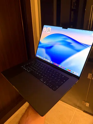 MacBook Pro 16-inch (Space Gray) - Mint Condition