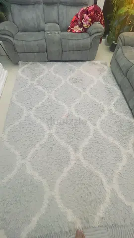 Light Grey $%! Rug with Geometric Pattern - Good Condition