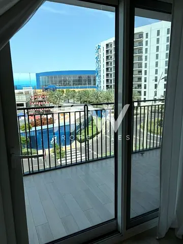 Vacant | Prime Location | Ideal for long‑term living