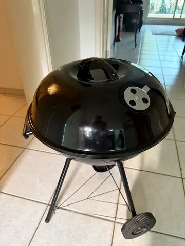 Compact Kettle Charcoal Grill on Tripod with Wheels - Good Condition