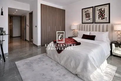 LUXURY LIVING | MODERN DESIGN | POOL VIEW