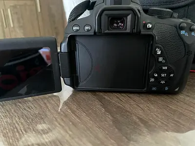 CANON CAMERA EDS 700D