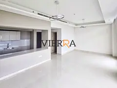Refined living in a well managed building / Premium Features / Modern Furniture