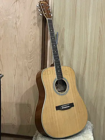 Guitar acoustic professional sale urgent
