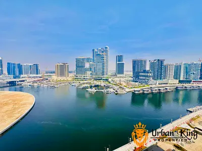 شقة مشرقة من غرفتي نوم | برج إيني كورال | إطلالات على القناة ووسط المدينة | تخطيط غير مفروش