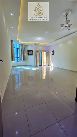 3 غرف وصاله منفصله بمساحه 2566 قدم 4 حمام غرفه خادمه مع استور 2 بلكونه