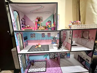 Large Multi-Level Dollhouse with Furniture and Dolls