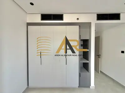 Amazing Brand new 1 Bedroom 2 bathroom wardrobes Bolcony and beautiful kitchen just 43k