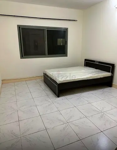 Room space available for a male in Mankhool from 1st May