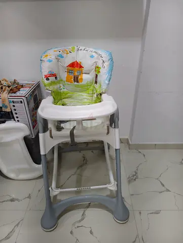 Baby feeding high chair